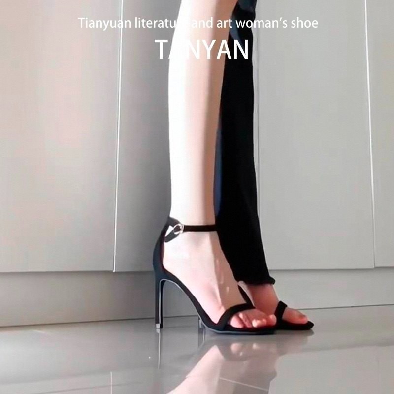 One-strap Sandal Women's 2026  – Street Fashion Rome 2026 recenzja i cena