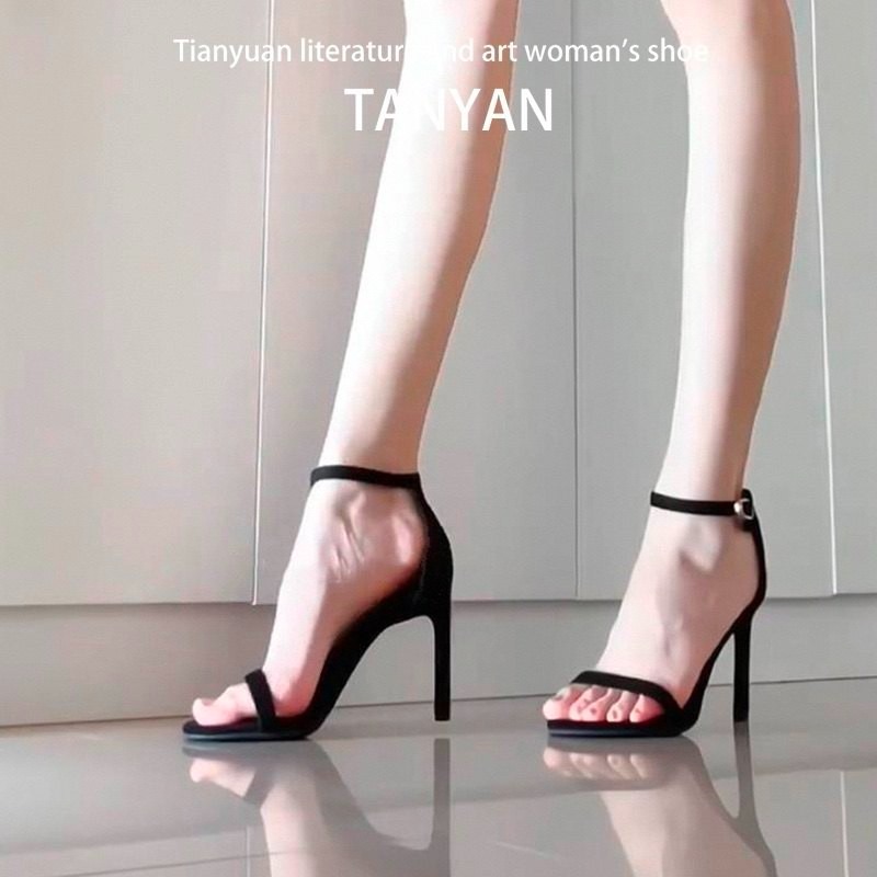 One-strap Sandal Women's 2026  – Street Fashion Rome 2026 recenzja i cena