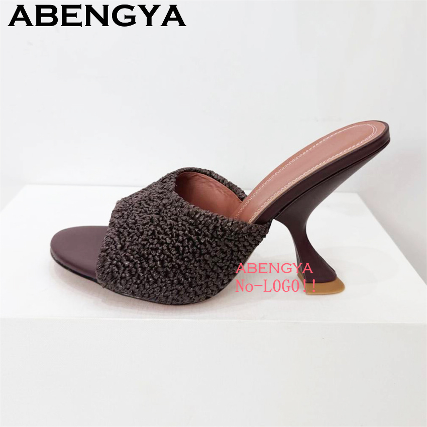 StrangeThin High Heel Slippers – Street Fashion Rome 2026 recenzja i cena
