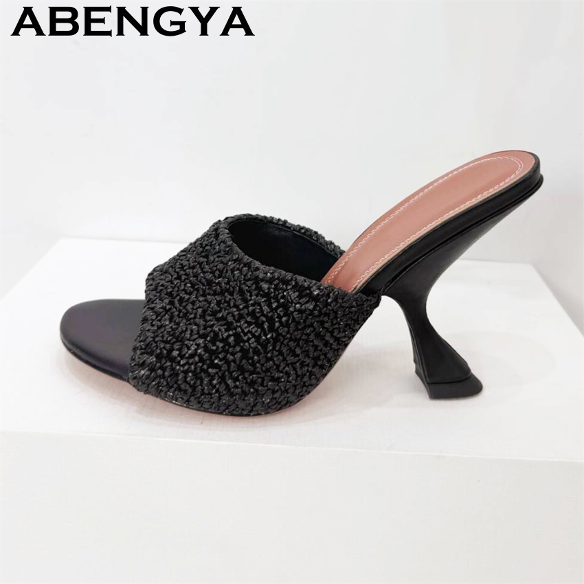 StrangeThin High Heel Slippers – Street Fashion Rome 2026 recenzja i cena